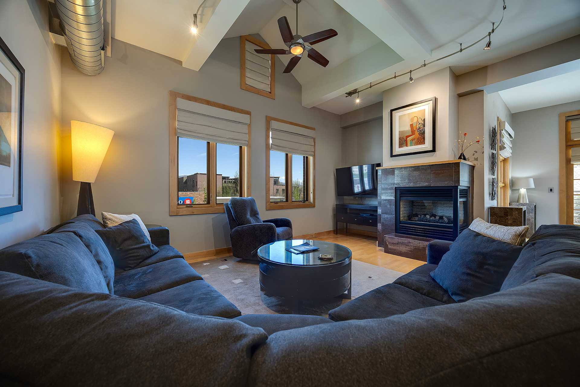 ALP2E: Alpenglow Condominiums