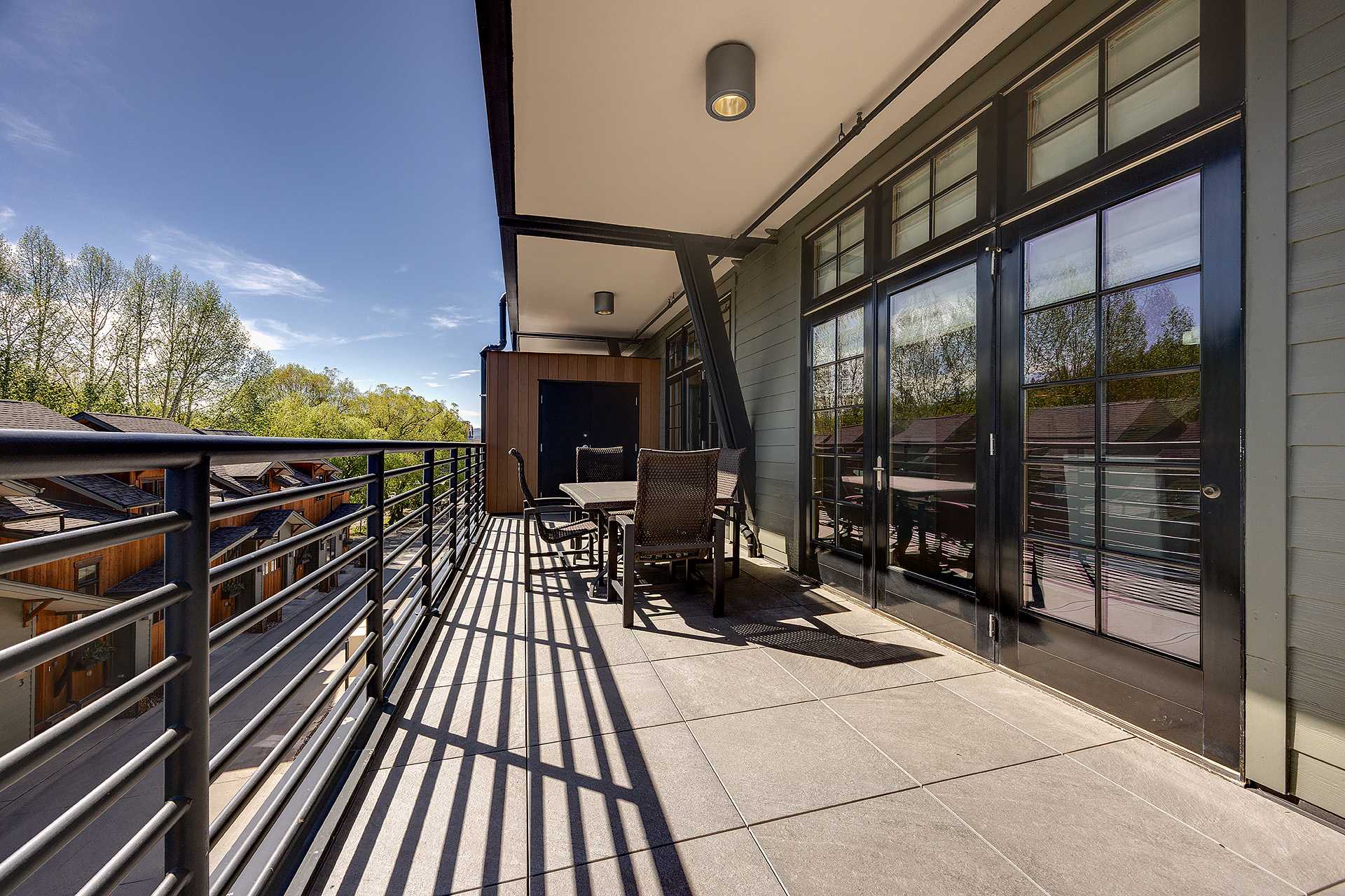 ALP2E: Alpenglow Condominiums