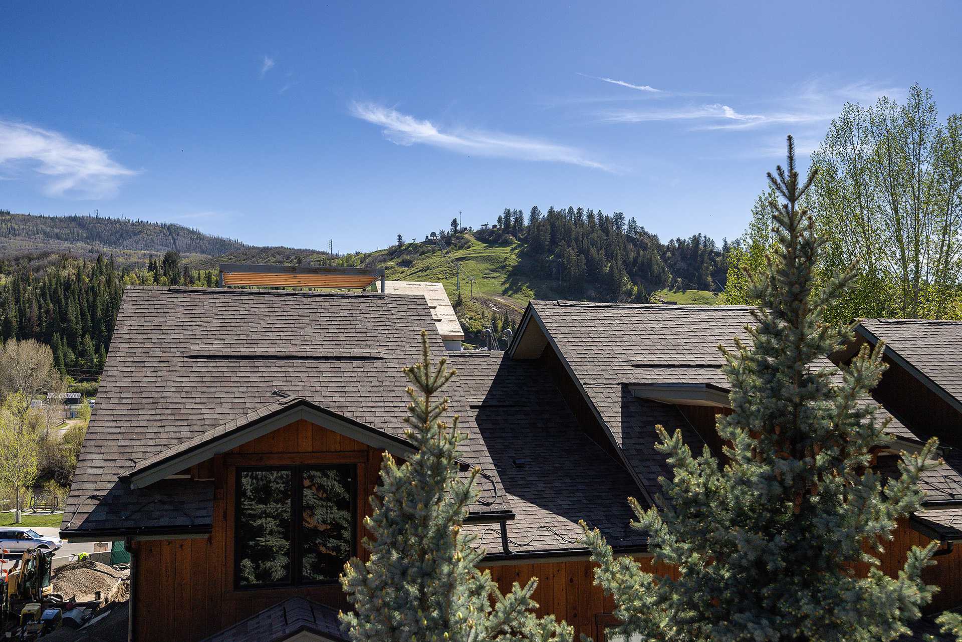 ALP2E: Alpenglow Condominiums