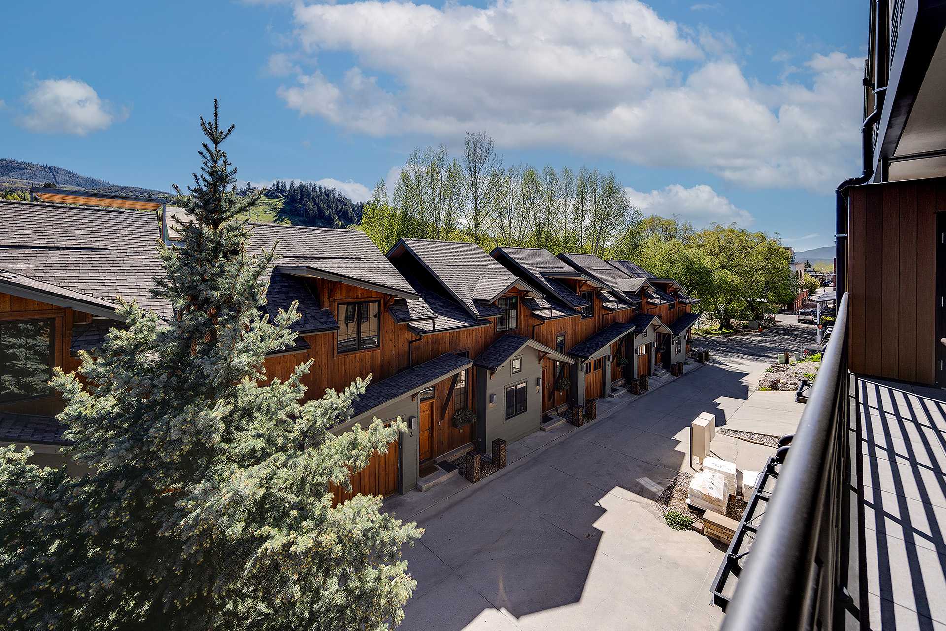 ALP2E: Alpenglow Condominiums