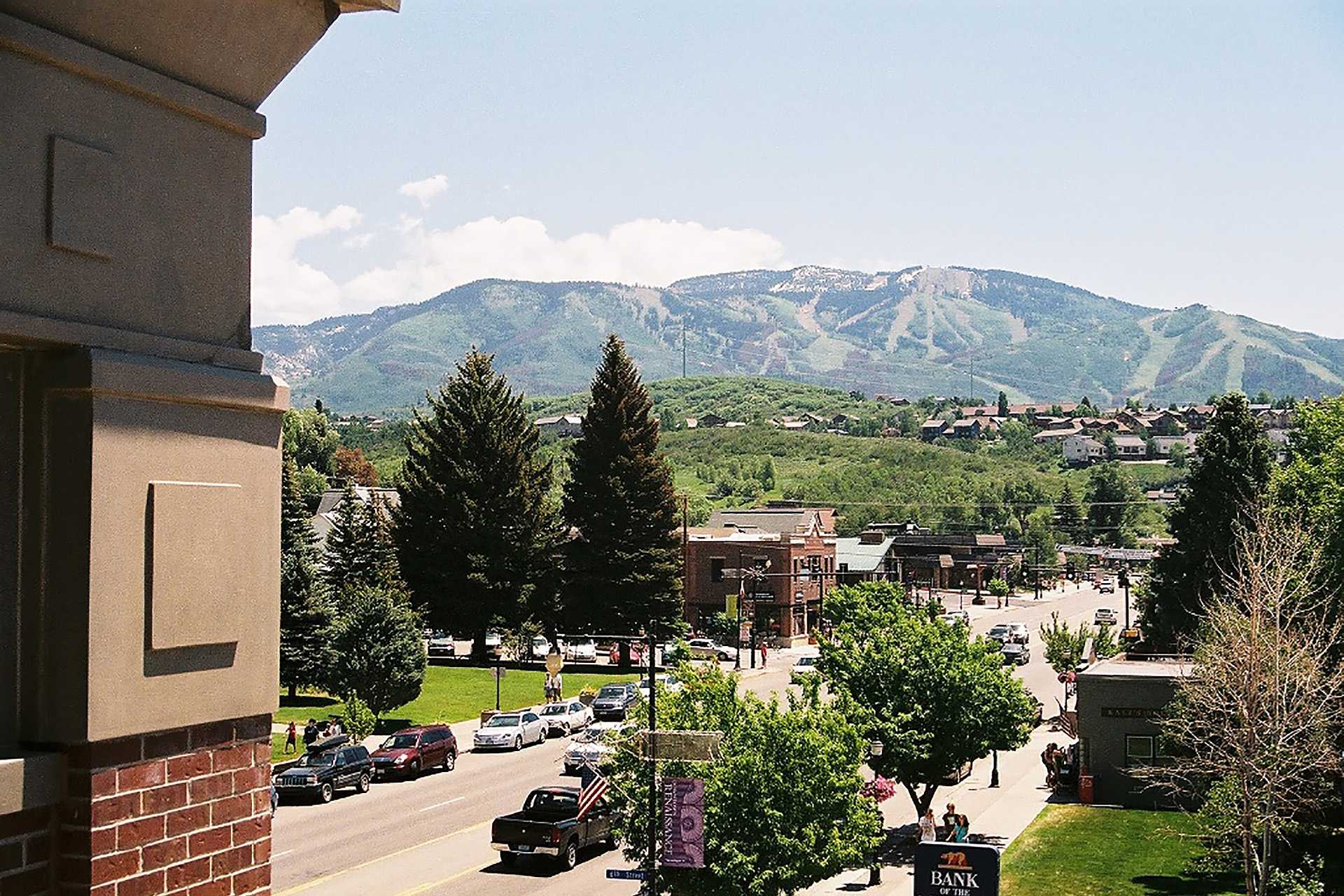 ALP2E: Alpenglow Condominiums