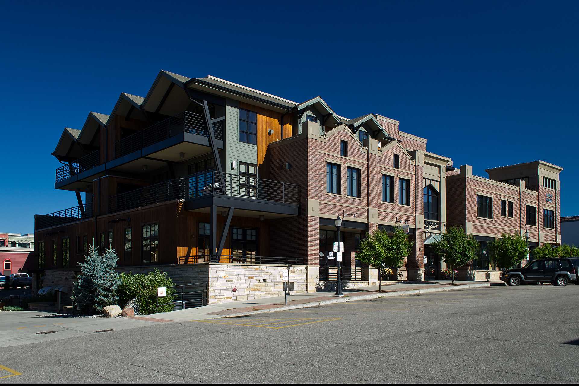 ALP2E: Alpenglow Condominiums