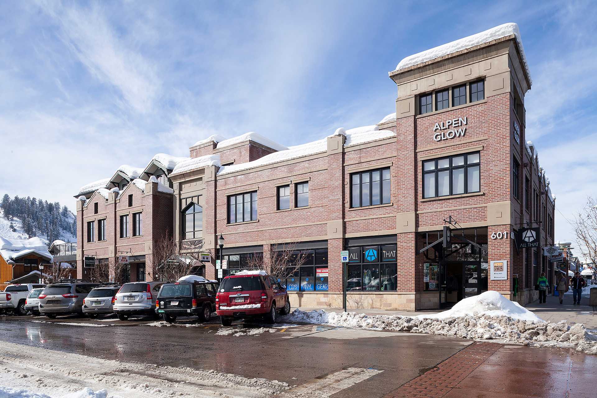 ALP2E: Alpenglow Condominiums