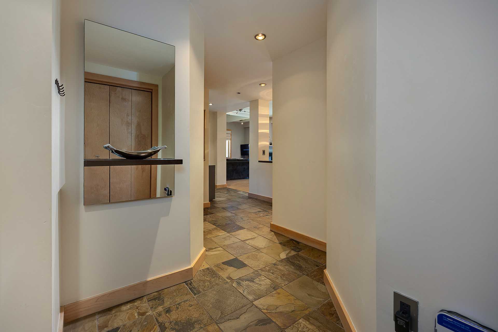 ALP2E: Alpenglow Condominiums