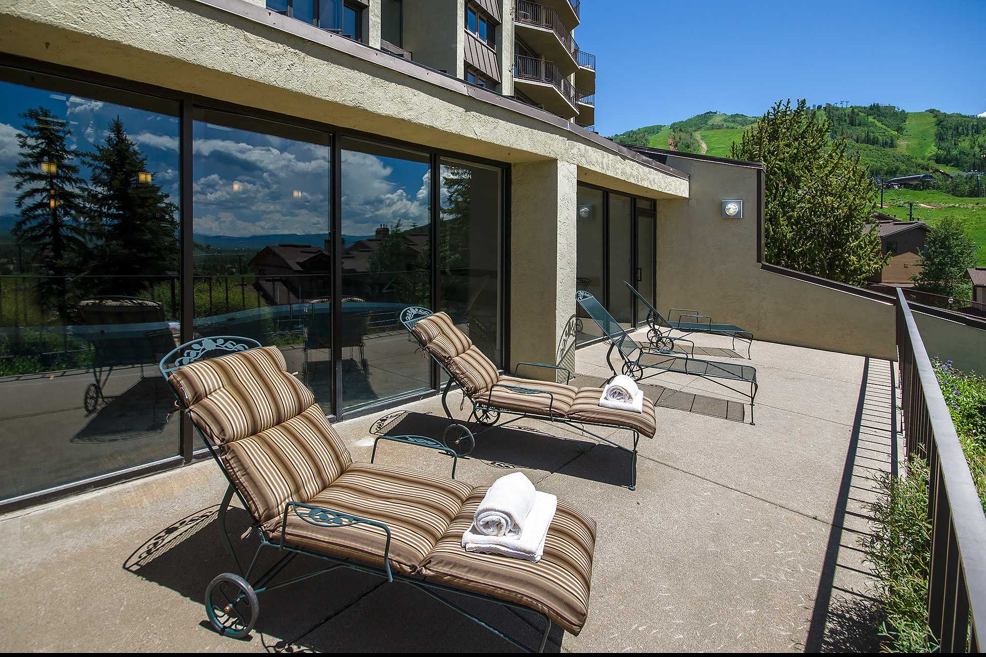 BT402: Bronze Tree Condominiums