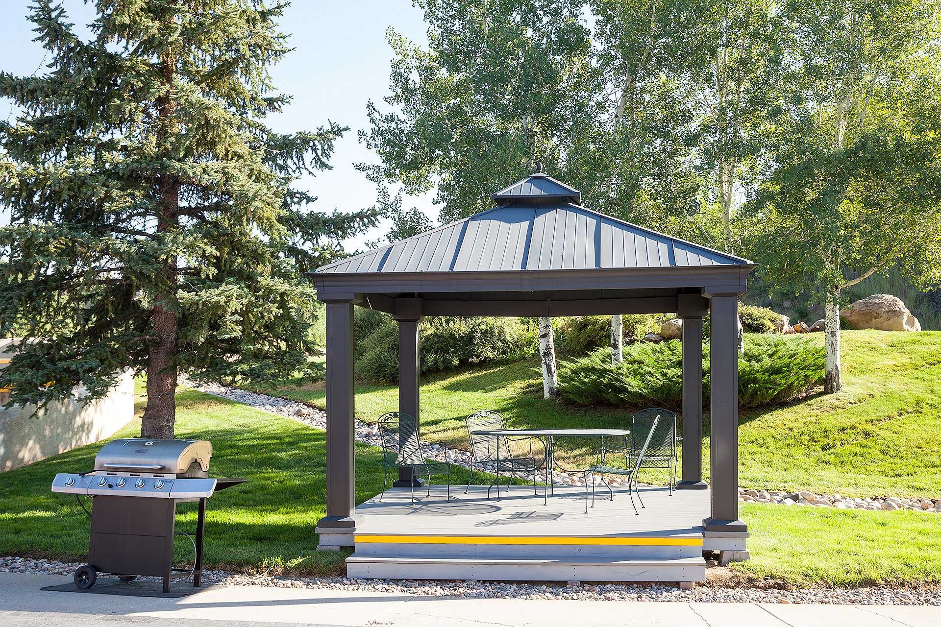 BT402: Bronze Tree Condominiums