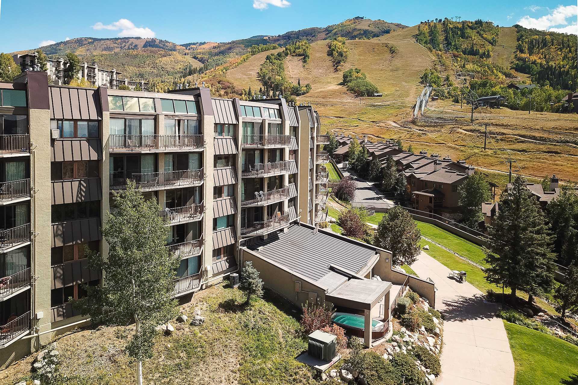 BT402: Bronze Tree Condominiums