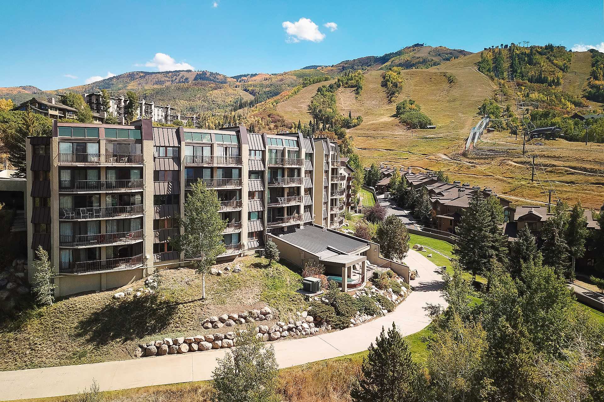 BT402: Bronze Tree Condominiums