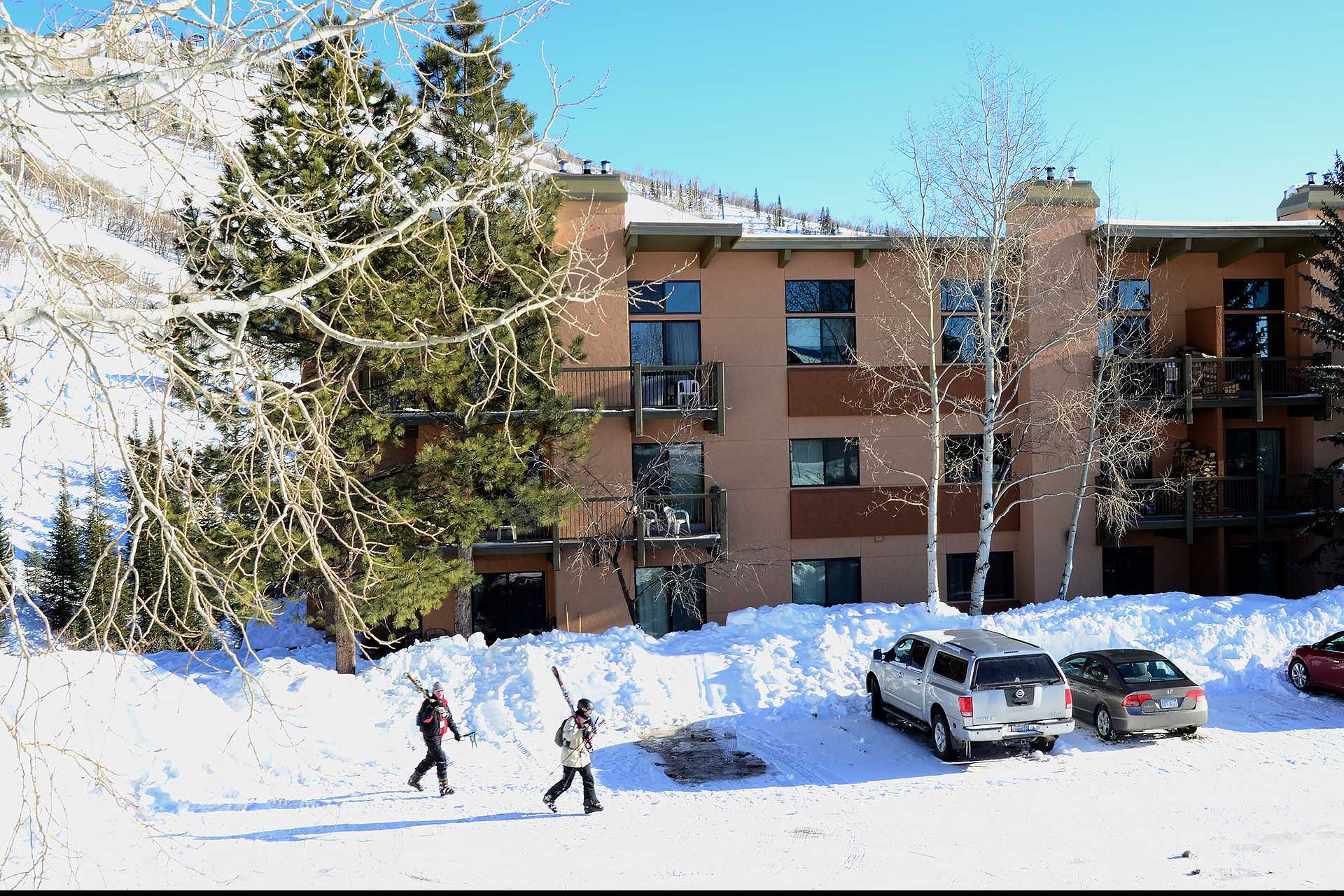 CB313: Storm Meadows Club B Condominiums