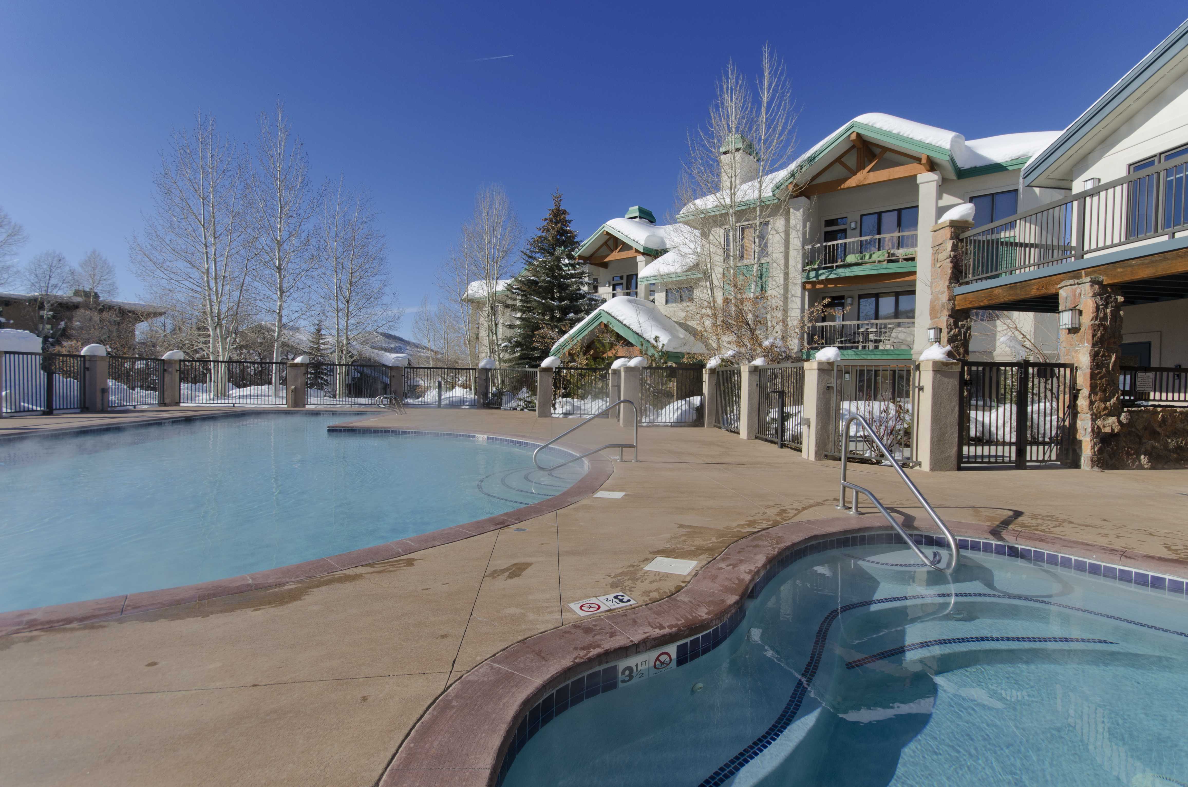 CB313: Storm Meadows Club B Condominiums