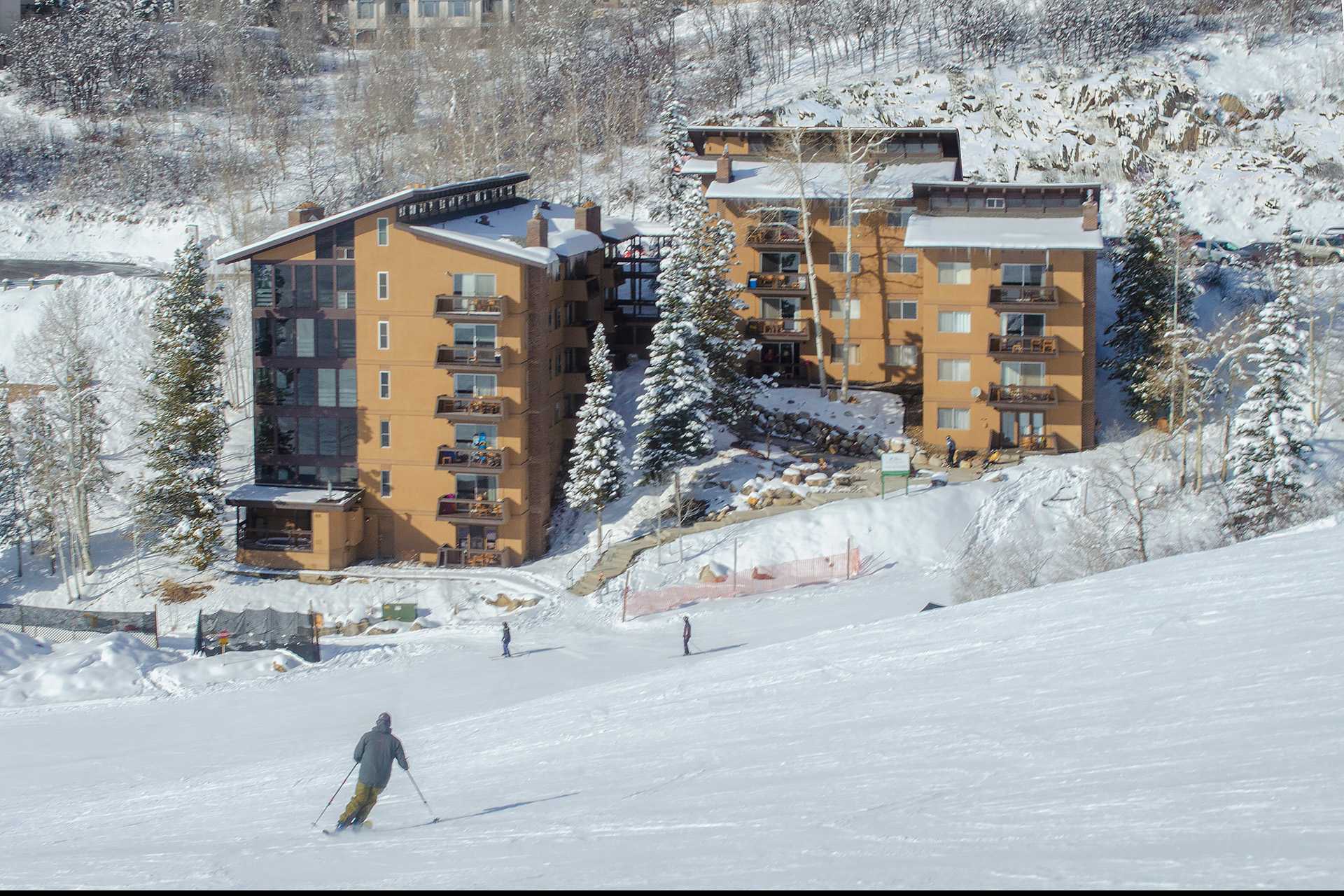 SE038: Storm Meadows East Slopeside