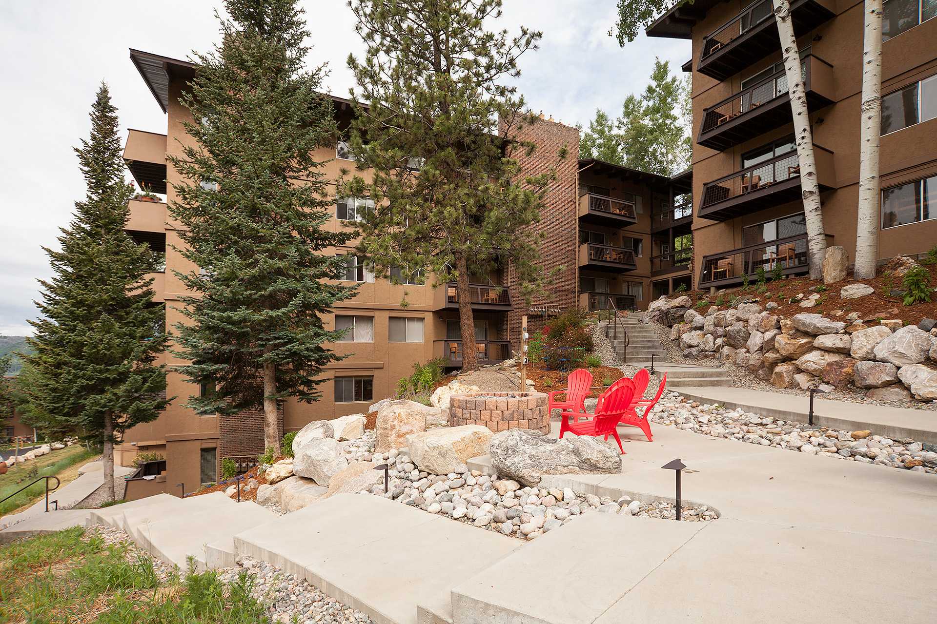 SE038: Storm Meadows East Slopeside