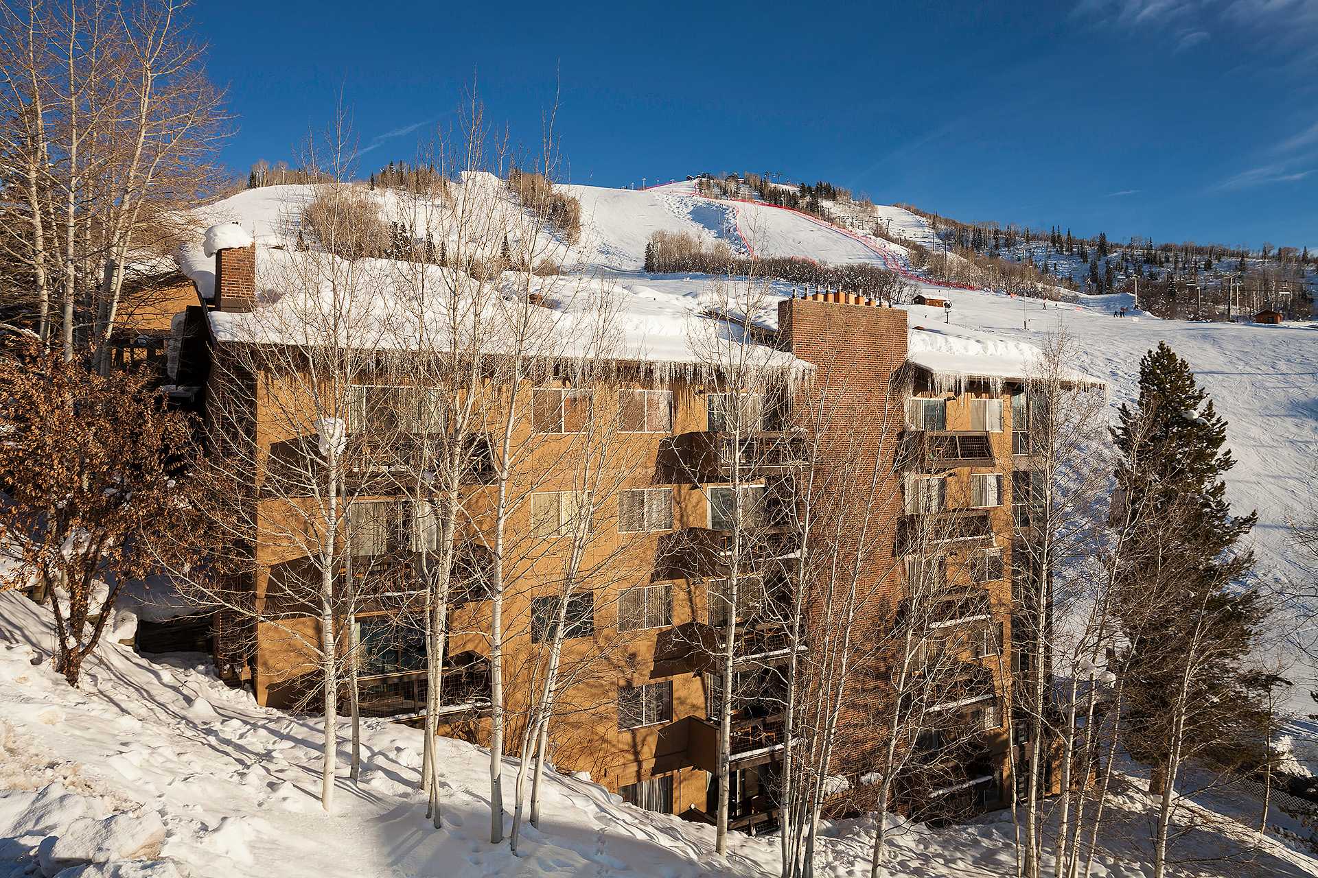 SE055: Storm Meadows East Slopeside