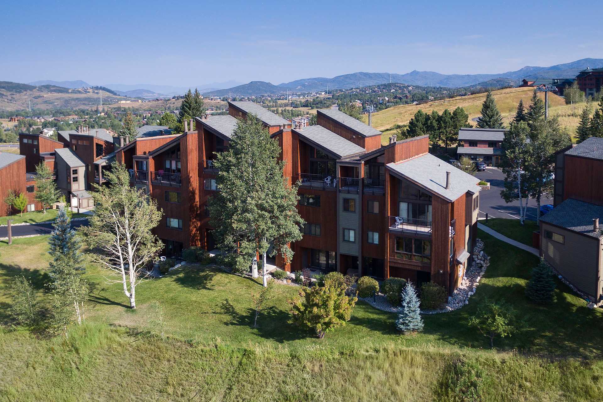 W3536: The West Condominiums